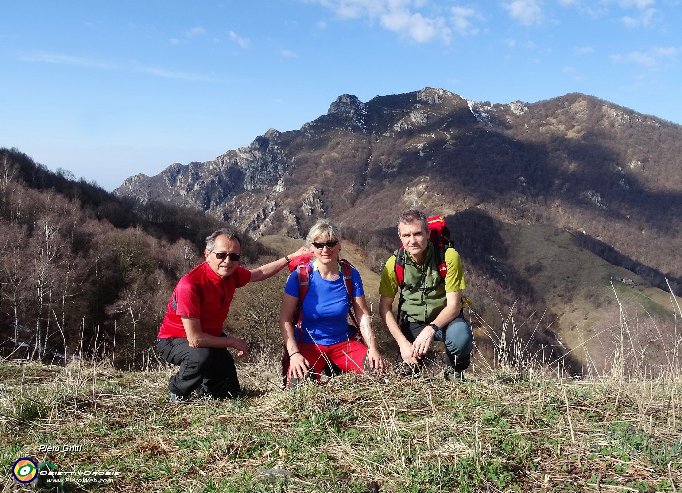 01 Il Monte Due Mani visto dal doso sopra la Bocchetta di Redondello (1363 m) .JPG -                                